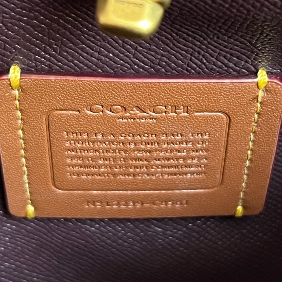 C8561 - Coach Willow Tote 24 in Colorblock - Picture 8 of 11